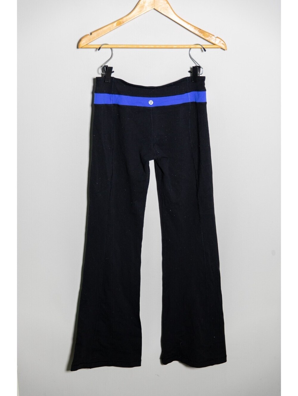 Lululemon Groove Cropped Black Reversible Leggings Royal Blue Waist Size 6